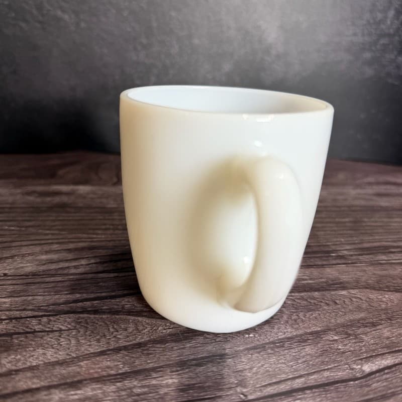 Vintage White Milk Glass Coffee Mug with Thick C-Handle 3.5" - Thumbnail 4