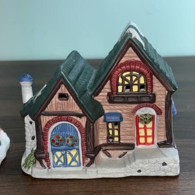 Collectible “Cobblestone Corners” Church House 2001 Miniature Christmas Vill - Thumbnail 2