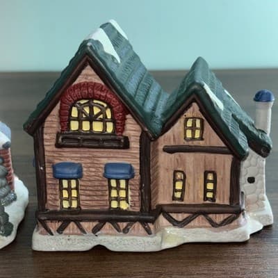 Collectible “Cobblestone Corners” Church House 2001 Miniature Christmas Vill - Thumbnail 4