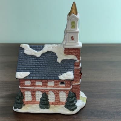 Collectible “Cobblestone Corners” Church House 2001 Miniature Christmas Vill - Thumbnail 9