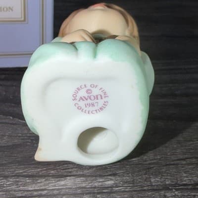 Vintage AVON Heavenly Blessings Nativity Collection Boy Angel Figurine 1987 - Thumbnail 6