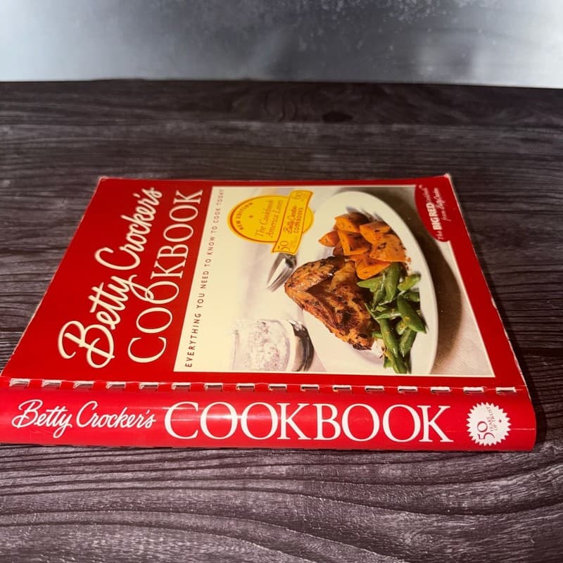 Betty Crocker's Cookbook: Everything You Need to Know to Cook Today, 9th Edition - Thumbnail 4