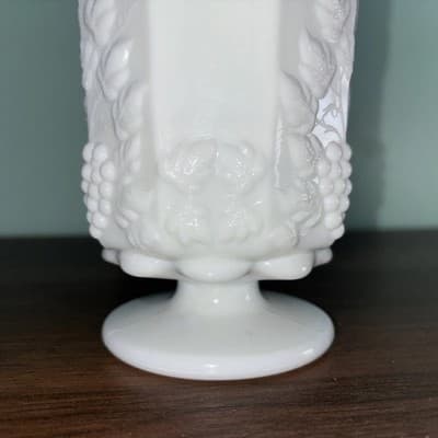 VTG Westmoreland Paneled Grape Milk Glass Pedestal Creamer Pitcher Milkglass - Thumbnail 7