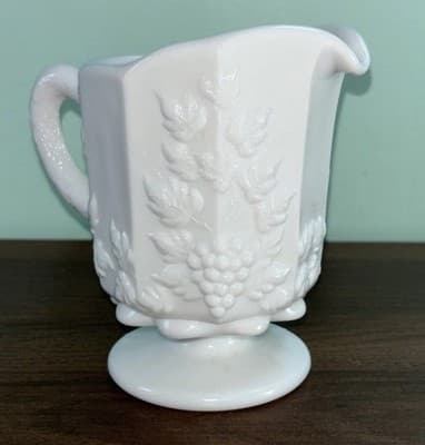 VTG Westmoreland Paneled Grape Milk Glass Pedestal Creamer Pitcher Milkglass - Thumbnail 3