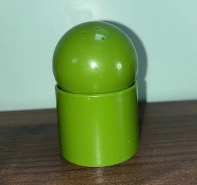 Green MCM Plastic Salt Pepper Round Nesting HC Made In Denmark Flag - Thumbnail 3