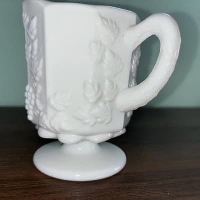 VTG Westmoreland Paneled Grape Milk Glass Pedestal Creamer Pitcher Milkglass - Thumbnail 8