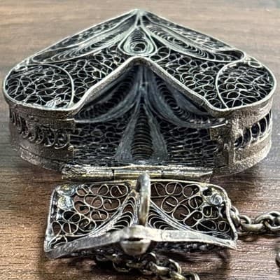 Hand Crafted Silver Filigree Hinged Heart Shape Pendant Locket Box 1.5" x 1.5" - Thumbnail 10