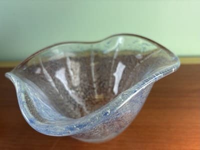 VINTAGE ART GLASS Hand Made Pale BLUE WITH Silver FLAKE WAVE BOWL - Thumbnail 7
