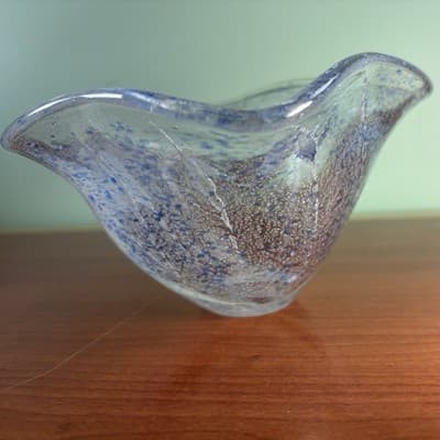 VINTAGE ART GLASS Hand Made Pale BLUE WITH Silver FLAKE WAVE BOWL - Thumbnail 5