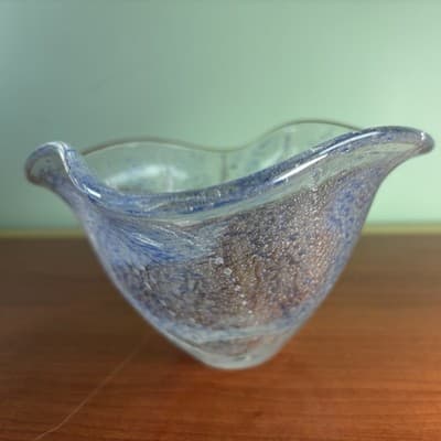 VINTAGE ART GLASS Hand Made Pale BLUE WITH Silver FLAKE WAVE BOWL - Thumbnail 6