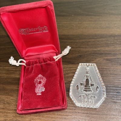Waterford Crystal 1991 12 Days Of Christmas Ornament 8 Maids Milking - Thumbnail 2