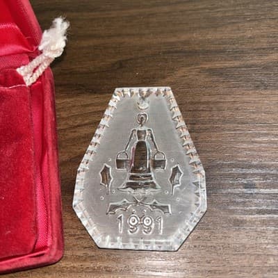 Waterford Crystal 1991 12 Days Of Christmas Ornament 8 Maids Milking - Thumbnail 3