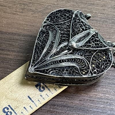 Hand Crafted Silver Filigree Hinged Heart Shape Pendant Locket Box 1.5" x 1.5" - Thumbnail 11
