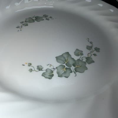 Corelle CALLAWAY IVY White Swirl Green Ivy 7" SALAD PLATE Lot of 3 - Thumbnail 5