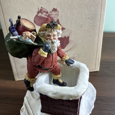 Hallmark Keepsake Gold Crown "Special Delivery" Night Before Christmas Statue - Thumbnail 2