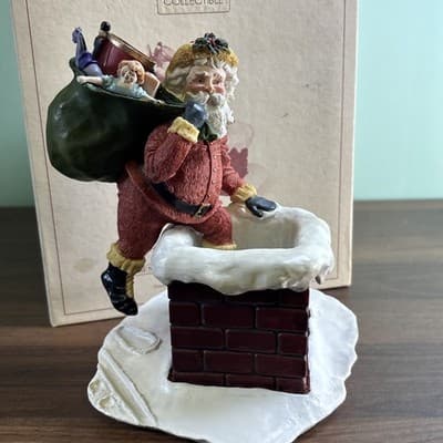 Hallmark Keepsake Gold Crown "Special Delivery" Night Before Christmas Statue - Thumbnail 3