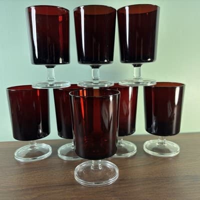 ARCOROC Ruby Red Glass, 5 1/4” Set (8) Arcoroc, France Stemmed Wine Water Gobl