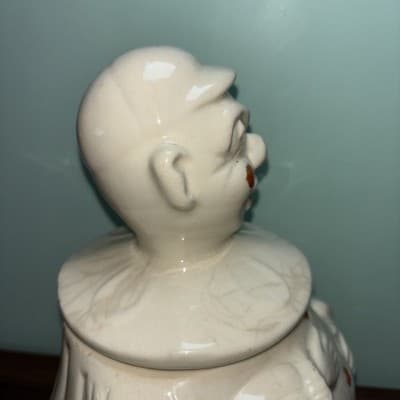 1940’s AMERICAN POTTERY AB Co CLOWN BISQUE COOKIE JAR WITH #3 BASEBALL CAP - Thumbnail 8