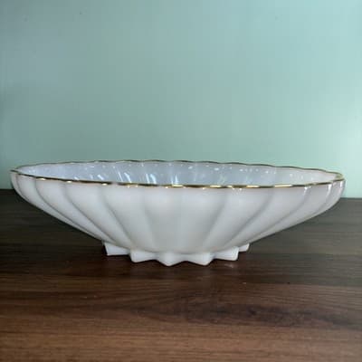 Anchor Hocking Large white milk glass scalloped oval serving bowl gold trim VTG - Thumbnail 6