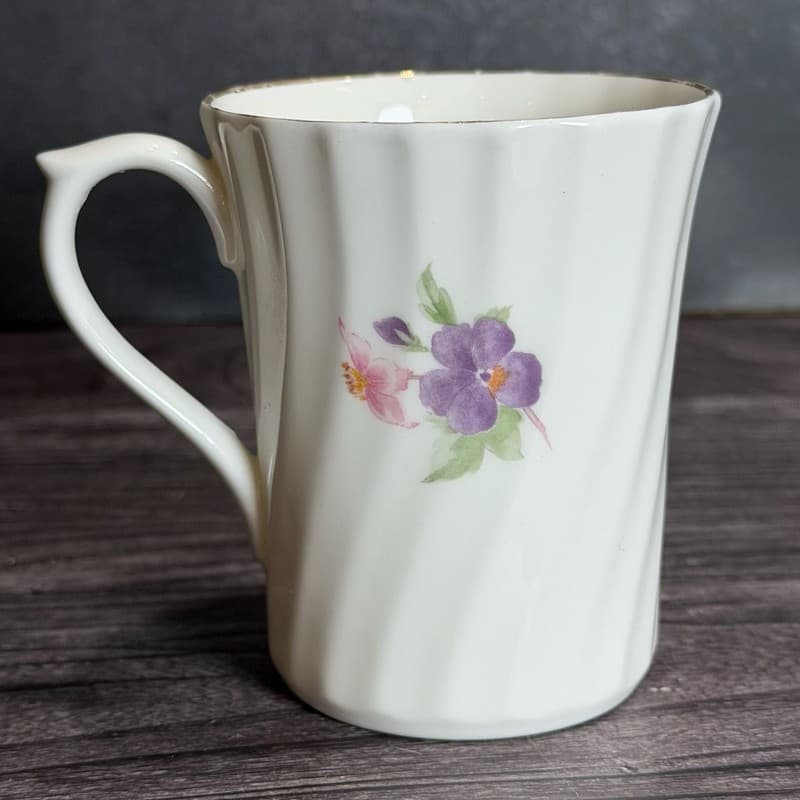 Vintage Royal Stuart Fine Bone China Swirl Ribbed Floral Mug with Purple Pansies - Thumbnail 4