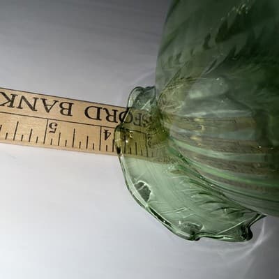 Vintage Anchor Hocking Emerald Green Swirl Ribbed Optical Vase With Ruffled Top - Thumbnail 11