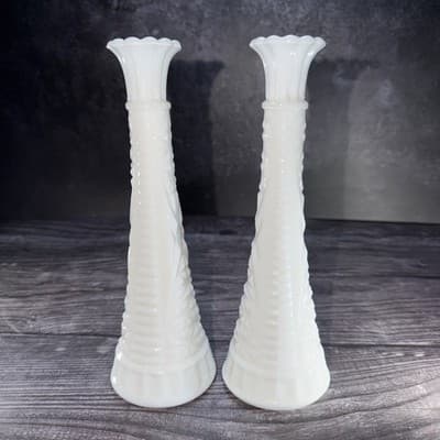 Set of 2 Vintage Anchor Hocking Milk Glass 9" Stars and Bars Flower Bud Vases - Thumbnail 4