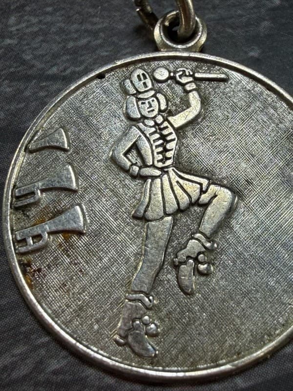 Vintage Wells Sterling Silver Majorette Drum Major Baton Twirler Round Charm - Thumbnail 2