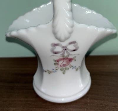 Vintage Westmoreland Milk Glass Basket Hand Painted Ribbon Flowers Small 7” Pi - Thumbnail 2