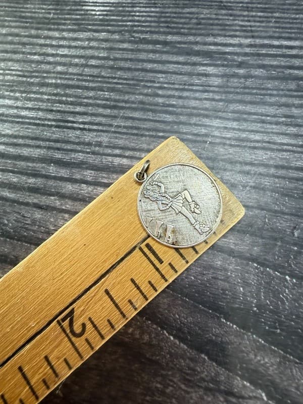 Vintage Wells Sterling Silver Majorette Drum Major Baton Twirler Round Charm - Thumbnail 5
