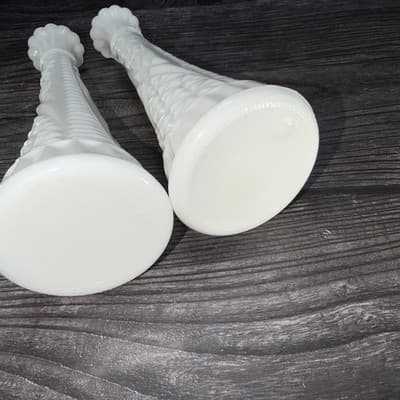 Set of 2 Vintage Anchor Hocking Milk Glass 9" Stars and Bars Flower Bud Vases - Thumbnail 7