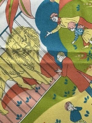 Vintage Scarf Head-wrap Made In Italy 21 X 23” Square Zoo Scene Families Lion - Thumbnail 10