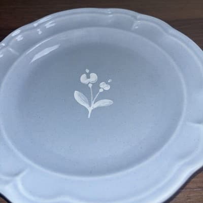 Pfaltzgraff Bouquet Gazebo Single Blue White Scalloped Floral Salad Plates 7.5" - Thumbnail 2