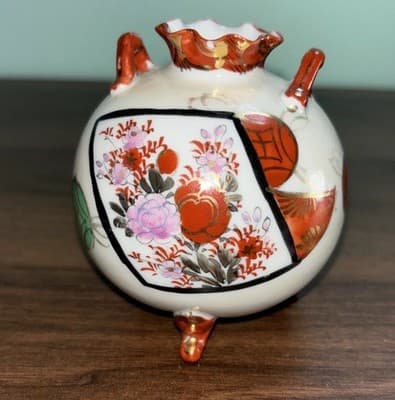 KUTANI Round Footed Vase Japanese Geisha Ruffled Lip Pink Orange Floral Handles