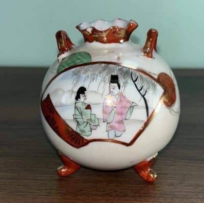 KUTANI Round Footed Vase Japanese Geisha Ruffled Lip Pink Orange Floral Handles - Thumbnail 3