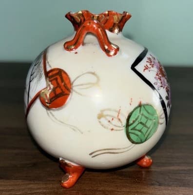 KUTANI Round Footed Vase Japanese Geisha Ruffled Lip Pink Orange Floral Handles - Thumbnail 7