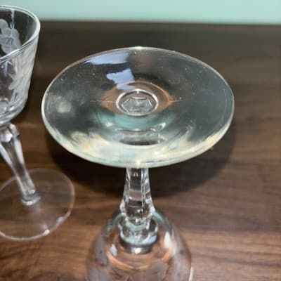Vintage Corsage Etched Crystal Cordial Stemmed 5.75” Cocktail Glasses Set of 2 - Thumbnail 8