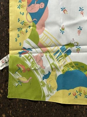 Vintage Scarf Head-wrap Made In Italy 21 X 23” Square Zoo Scene Families Lion - Thumbnail 5