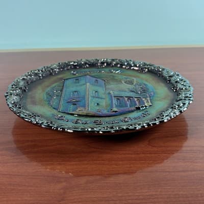 Fenton Amethyst Carnival Glass 1971 Christmas America #2 Plate Old Brick Church - Thumbnail 3
