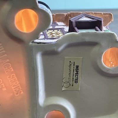 DEPT 56 Dickens' Village Series COBB COTTAGE w/Box and light 5824-6 - Thumbnail 12