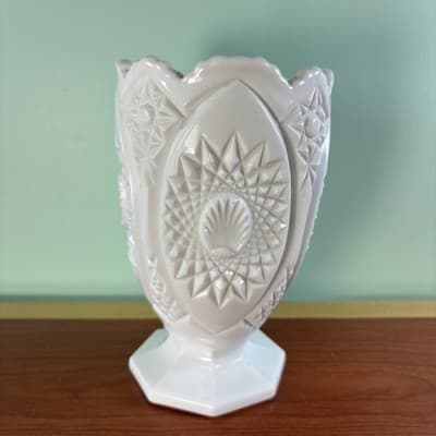 VTG Franciscan Homestead Hobstar Star Shell white milk glass Celery Vase
