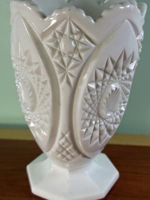 VTG Franciscan Homestead Hobstar Star Shell white milk glass Celery Vase - Thumbnail 4