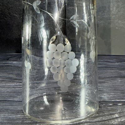 Vintage Etched Delicate Glass grape on vine pouring pitcher 8.5" X5" handle - Thumbnail 8