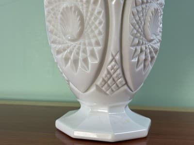 VTG Franciscan Homestead Hobstar Star Shell white milk glass Celery Vase - Thumbnail 6