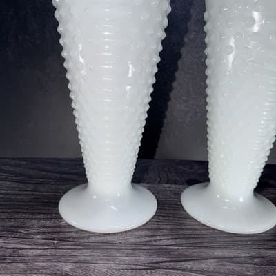 2 Vintage Anchor Hocking White Milk Glass Vases Hobnail Bars Trumpet 9 1/2" - Thumbnail 7