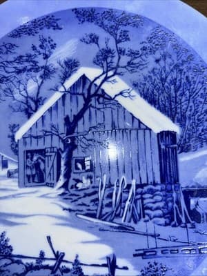 Currier & Ives Collector's Plate " The Old Homestead in Winter" 8" Wide - Thumbnail 4