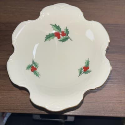 Pickard China Ravenswood Christmas Holly Dinner Serving 6” Candy Dish Gold Tri - Thumbnail 3