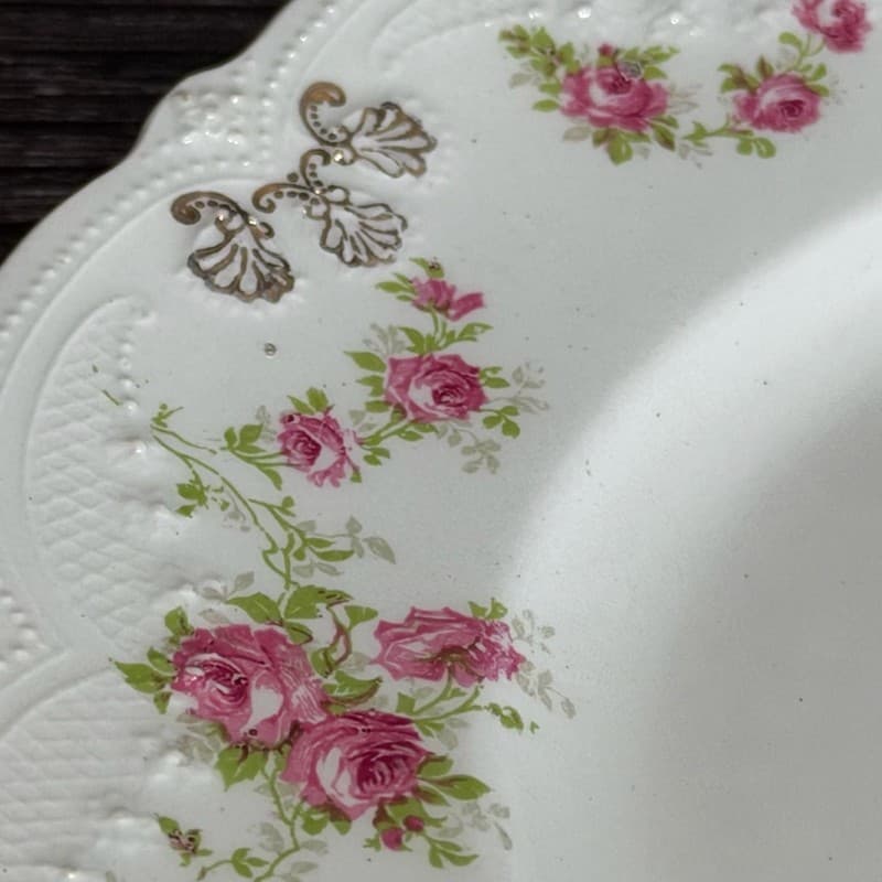 Wood & Son England Royal Semi-Porcelain Pink Rose 9" Scalloped Dinner Plate - Thumbnail 2