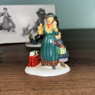 Department Dept 56 Heritage Village Collection Don't Drop the Presents Set of 2 - Thumbnail 2