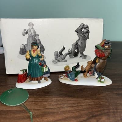 Department Dept 56 Heritage Village Collection Don't Drop the Presents Set of 2