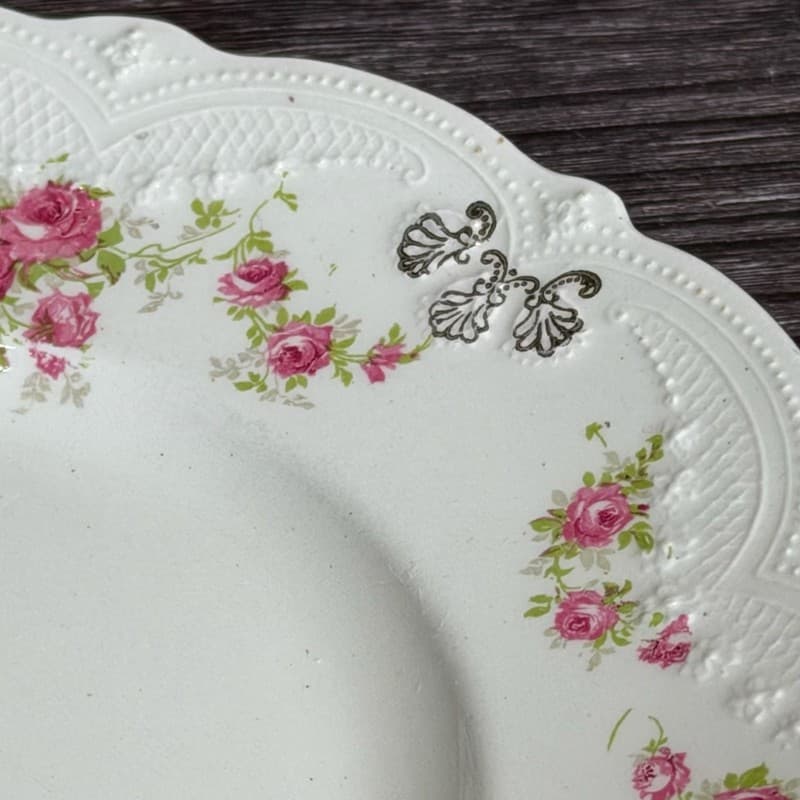 Wood & Son England Royal Semi-Porcelain Pink Rose 9" Scalloped Dinner Plate - Thumbnail 4